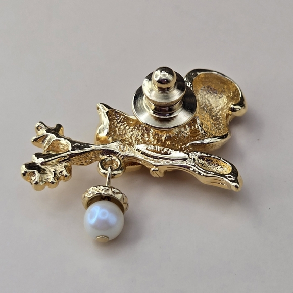 Avon Vintage Squirrel Pin - Picture 2 of 2